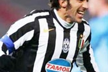 Del Piero sánh ngang kỷ lục Giampiero Boniperti
