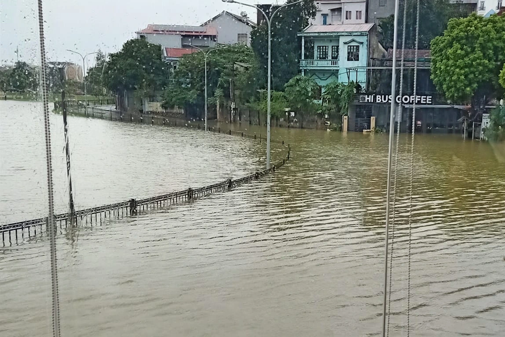 Nhiều đô thị ngập nặng sau bão, hàng trăm cây xanh gãy đổ - 25 Nhiều đô thị ngập nặng sau bão, hàng trăm cây xanh gãy đổ - 25
