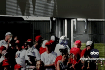 Khoảnh khắc nghi phạm lảng vảng ngay trước khi tấn công ông Trump