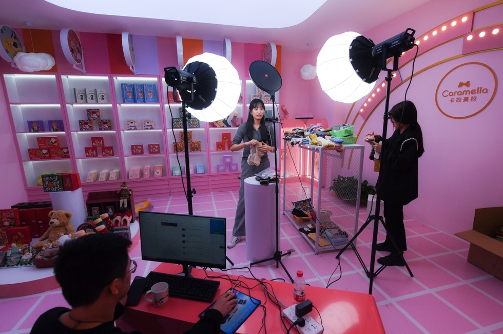 Cuộc đua của các sàn thương mại điện tử: Đốt tiền để tăng trưởng - 1 Cuộc đua của các sàn thương mại điện tử: Đốt tiền để tăng trưởng - 1