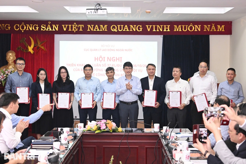 Tăng cường nhân sự, củng cố hoạt động Cục Quản lý lao động ngoài nước - 4