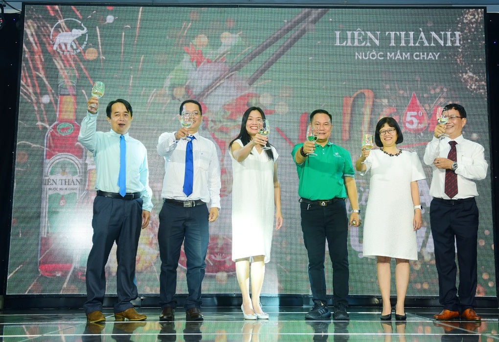Nước mắm chay Liên Thành: Thay đổi diện mạo, tạo sự bứt phá - 2 Nước mắm chay Liên Thành: Thay đổi diện mạo, tạo sự bứt phá - 2
