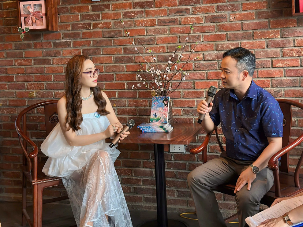 Tiến sĩ ngôn ngữ Đỗ Anh Vũ: “Viết văn không thể giàu”