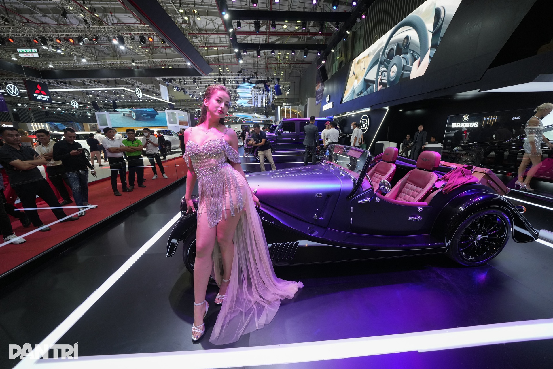 Gian hàng Brabus và Morgan hút khách tại Triển lãm Ô tô Việt Nam 2022 - 2 Gian hàng Brabus và Morgan hút khách tại Triển lãm Ô tô Việt Nam 2022 - 2