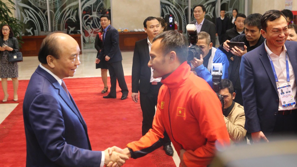 Thủ tướng: Sau các cầu thủ là cả dân tộc, là bản lĩnh, khát vọng Việt Nam - 17 Thủ tướng: Sau các cầu thủ là cả dân tộc, là bản lĩnh, khát vọng Việt Nam - 17