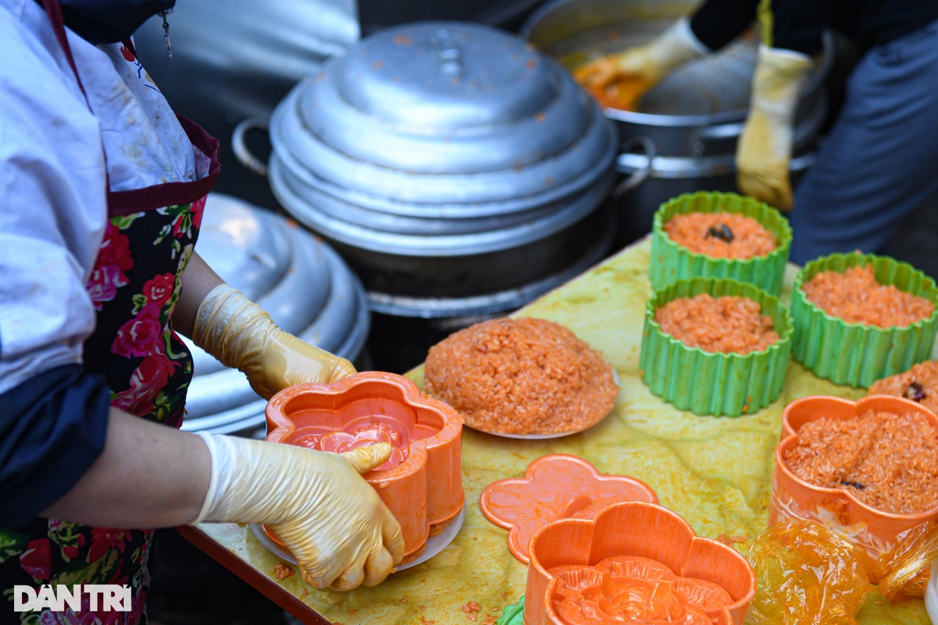 Chợ nhà giàu Hà Nội đông kín khách sáng 30 Tết, gà lễ gần triệu đồng/con - 15 Chợ nhà giàu Hà Nội đông kín khách sáng 30 Tết, gà lễ gần triệu đồng/con - 15