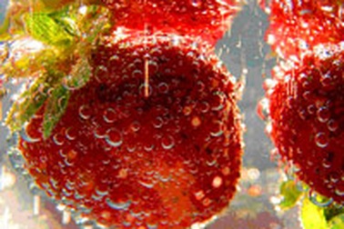 Mặt nạ dưỡng da từ dâu tây