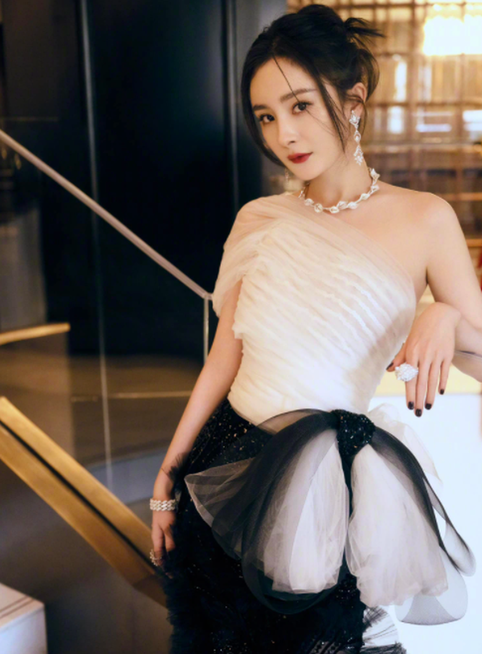 Dàn mỹ nhân Hoa ngữ đọ sắc trong đêm hội thời trang - 33 Dàn mỹ nhân Hoa ngữ đọ sắc trong đêm hội thời trang - 33
