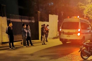 Bé trai rơi từ tầng cao chung cư ở Hà Nội xuống đất tử vong