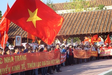 Ra “Quyết tâm thư 5 điểm” phản đối Trung Quốc