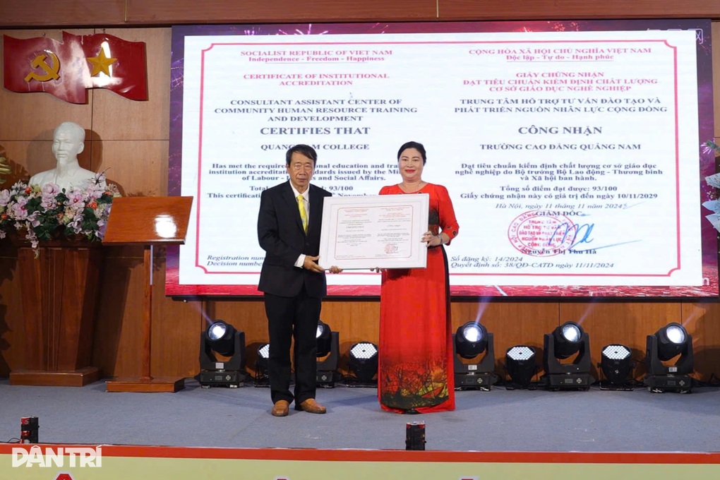 Hơn 95% sinh viên tốt nghiệp được doanh nghiệp tiếp nhận vào làm việc - 1 Hơn 95% sinh viên tốt nghiệp được doanh nghiệp tiếp nhận vào làm việc - 1