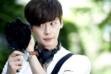 Lee Jong Suk  hoảng loạn đối mặt kẻ sát nhân