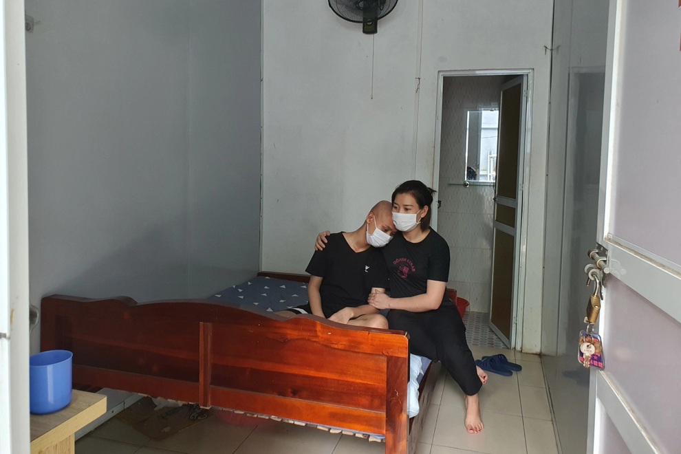 Xót xa cảnh chàng trai 15 tuổi, 3 lần phẫu thuật khẩn cầu sự giúp đỡ - 5 Xót xa cảnh chàng trai 15 tuổi, 3 lần phẫu thuật khẩn cầu sự giúp đỡ - 5