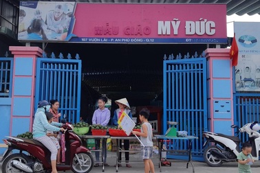 Thưởng tết cho giáo viên, y bác sĩ... teo tóp