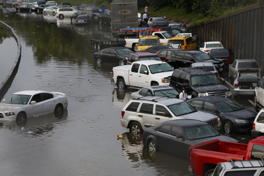 Người mua ô tô cũ cần thận trọng với xe bị ngập tại Mỹ