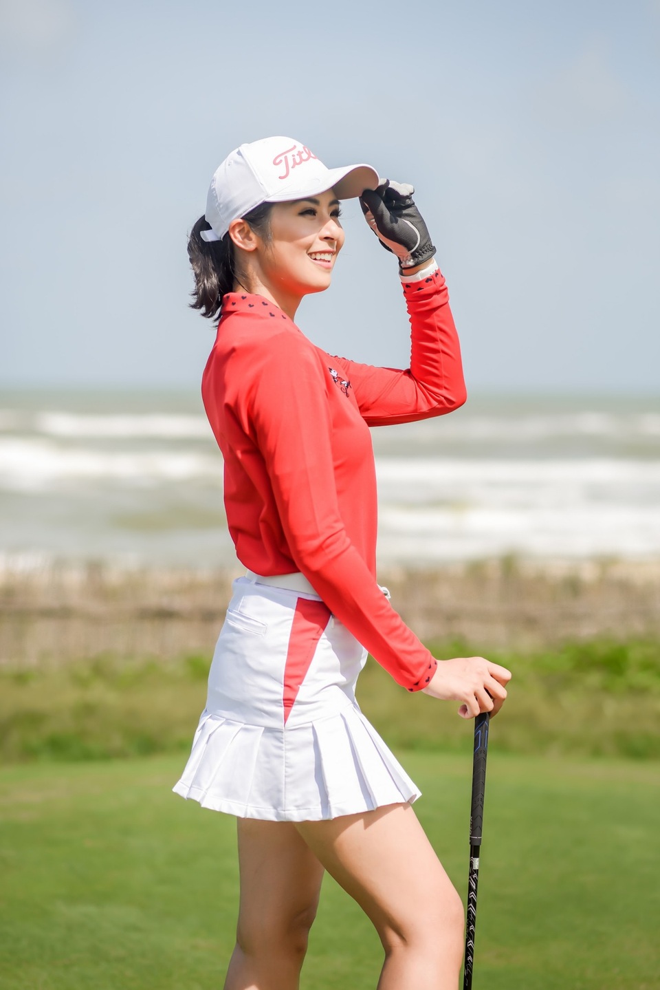 Hoa hậu Ngọc Hân, Jennifer Phạm thi đấu golf quyên góp ủng hộ miền Trung - 7 Hoa hậu Ngọc Hân, Jennifer Phạm thi đấu golf quyên góp ủng hộ miền Trung - 7