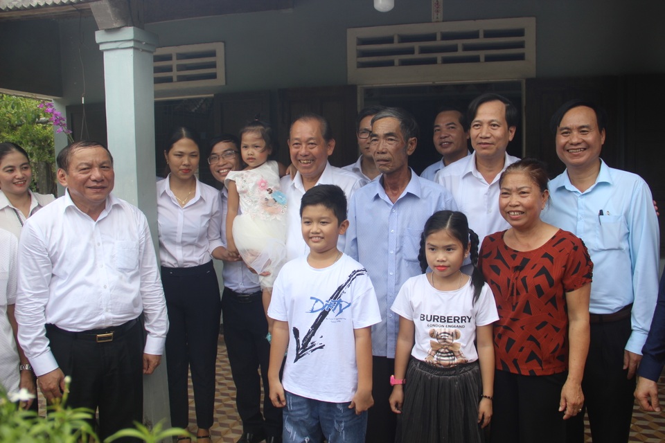 Phó Thủ tướng Chính phủ, Bộ trưởng Bộ LĐ-TBXH tri ân các anh hùng, liệt sĩ - 11 Phó Thủ tướng Chính phủ, Bộ trưởng Bộ LĐ-TBXH tri ân các anh hùng, liệt sĩ - 11