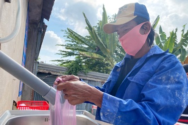 Chi 12 tỷ hỗ trợ người bán vé số gặp khó khăn tại An Giang