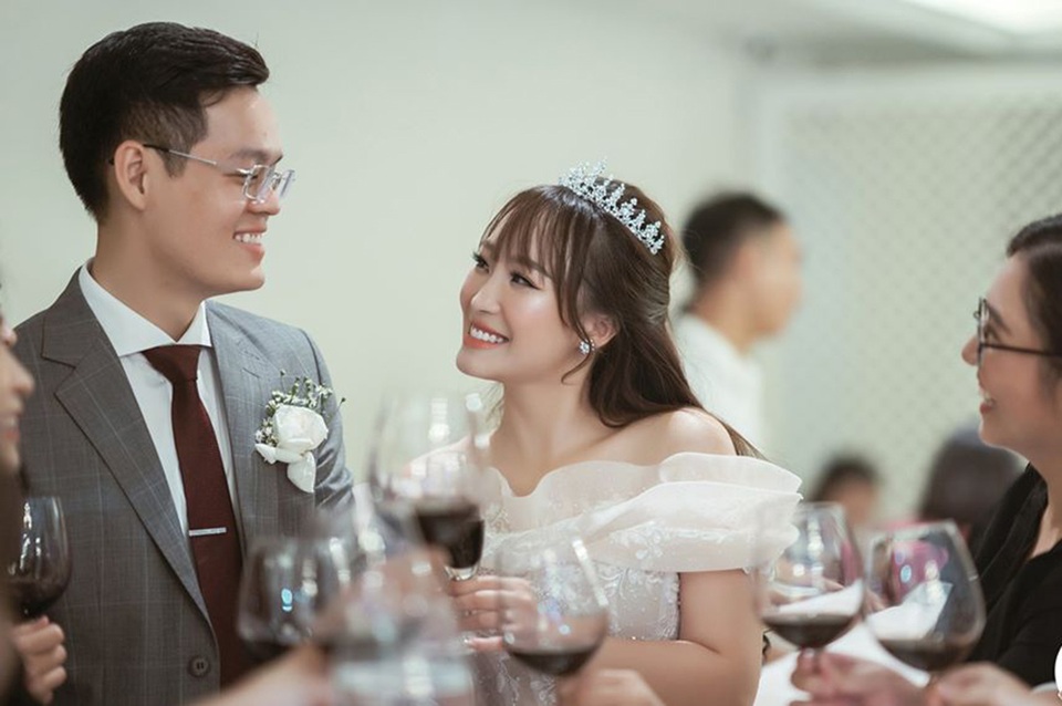 Những hoa khôi “theo chàng về dinh” trong năm 2019 - 10 Những hoa khôi “theo chàng về dinh” trong năm 2019 - 10