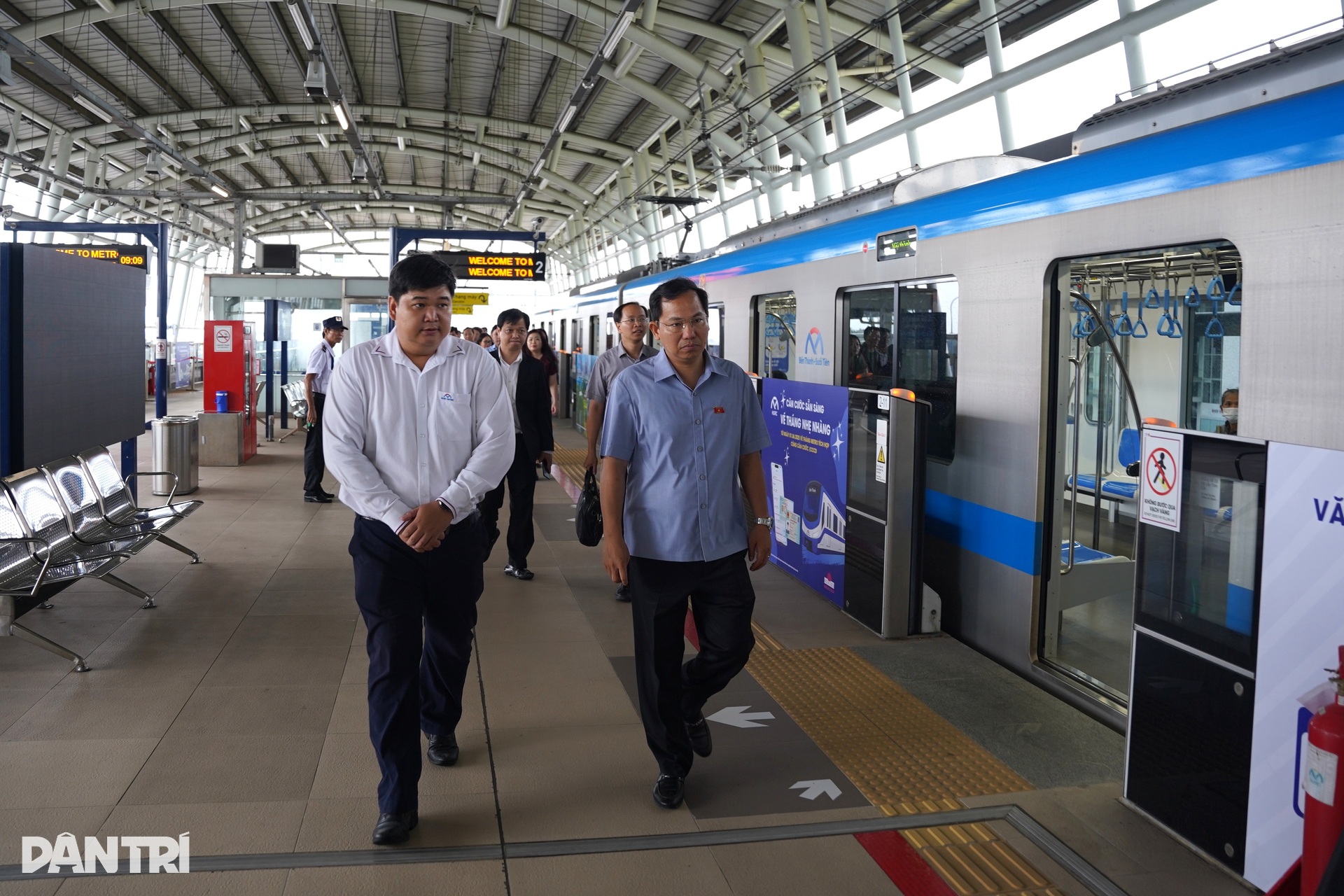 Phó chủ tịch Quốc hội dầm mưa kiểm tra dự án hạ tầng TPHCM - 10 Phó chủ tịch Quốc hội dầm mưa kiểm tra dự án hạ tầng TPHCM - 10