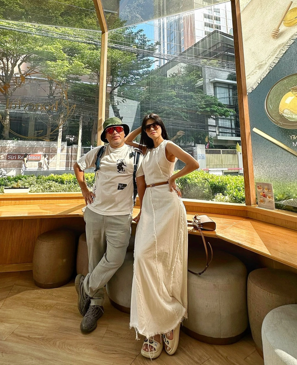 Bùi Lan Hương: Ngày càng gợi cảm, không ngại tình tứ bên Nguyễn Quang Dũng - 2 Bùi Lan Hương: Ngày càng gợi cảm, không ngại tình tứ bên Nguyễn Quang Dũng - 2