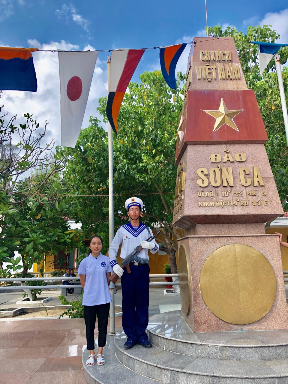 Hành trình đến với Trường Sa của nữ sinh Tây Nguyên khi vừa tròn 16 tuổi - 4 Hành trình đến với Trường Sa của nữ sinh Tây Nguyên khi vừa tròn 16 tuổi - 4