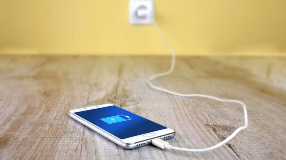 Thoát ứng dụng, sạc qua đêm và những quan niệm sai lầm khi dùng smartphone - 2 Thoát ứng dụng, sạc qua đêm và những quan niệm sai lầm khi dùng smartphone - 2