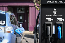 Nhiều nước đẩy mạnh lắp đặt trạm sạc xe điện tại khu dân cư