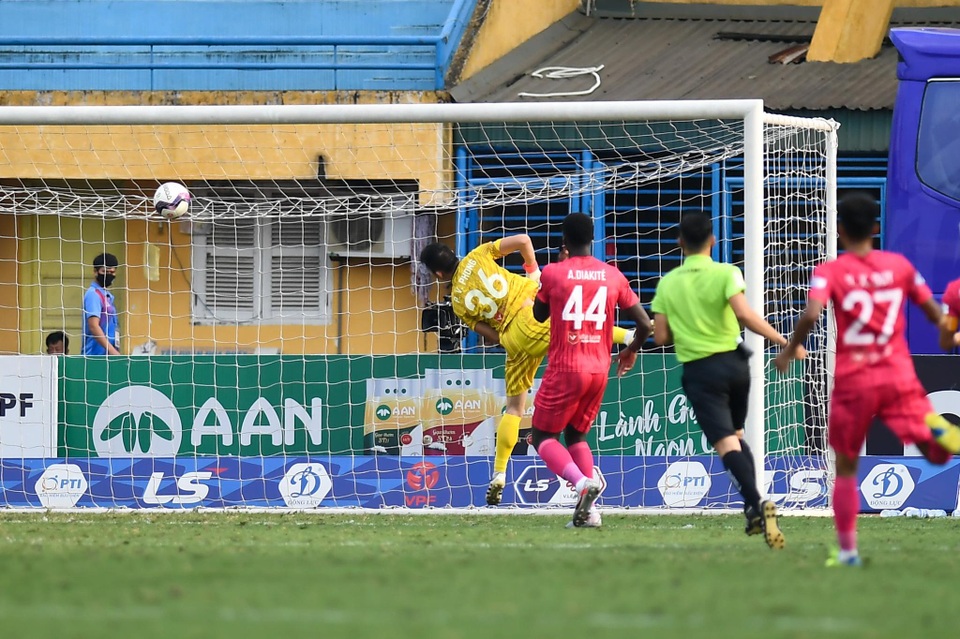 Quang Hải tịt ngòi, CLB Hà Nội vẫn thắng dễ Sài Gòn FC - 2 Quang Hải tịt ngòi, CLB Hà Nội vẫn thắng dễ Sài Gòn FC - 2