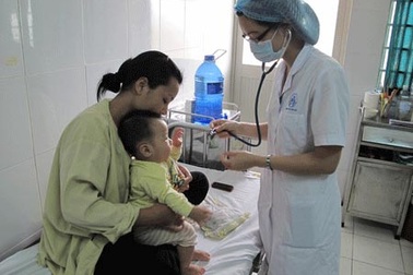 Hà Nội: 8 bé nhập viện sau tiêm vắc xin Quinvaxem