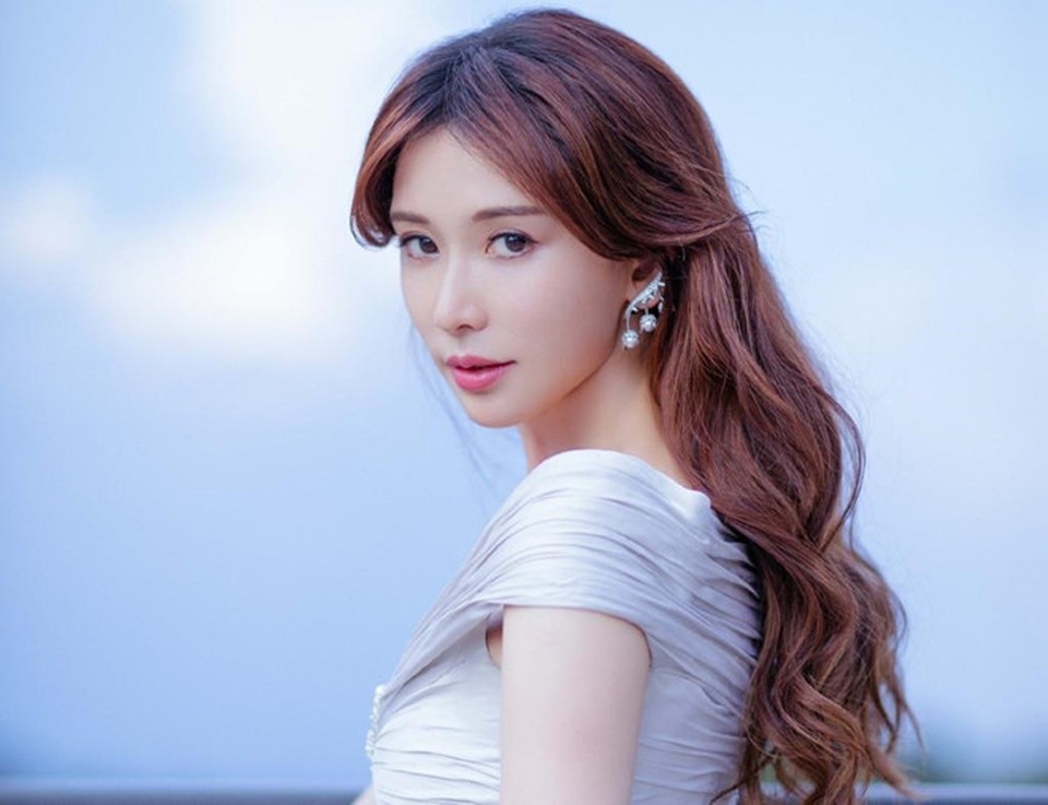 Siêu mẫu Lâm Chí Linh phải phẫu thuật khi đang nỗ lực mang bầu - 2 Siêu mẫu Lâm Chí Linh phải phẫu thuật khi đang nỗ lực mang bầu - 2