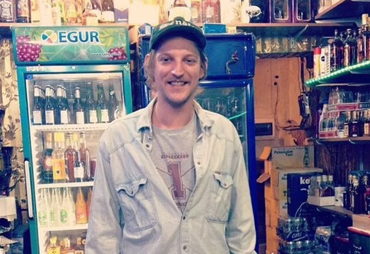 Nghệ sĩ xiếc ngã từ độ cao 6 mét khi đang biểu diễn - 2 Nghệ sĩ xiếc ngã từ độ cao 6 mét khi đang biểu diễn - 2