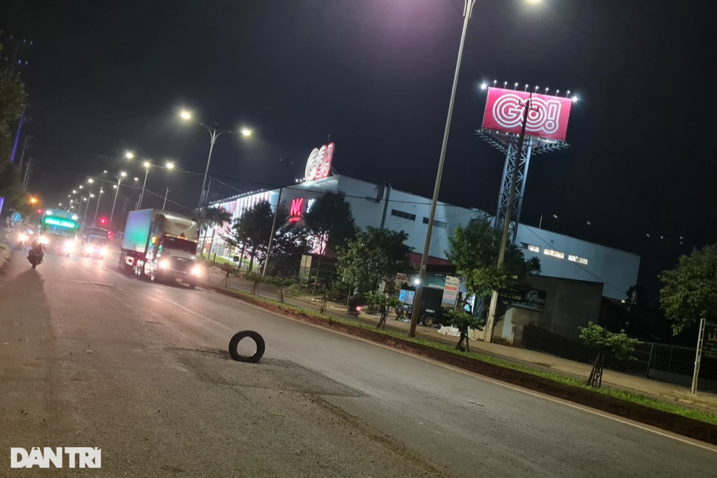 Đường trăm tỷ vừa vá xong đã hỏng: Chi hơn 9 tỷ đồng sửa chữa - 5 Đường trăm tỷ vừa vá xong đã hỏng: Chi hơn 9 tỷ đồng sửa chữa - 5