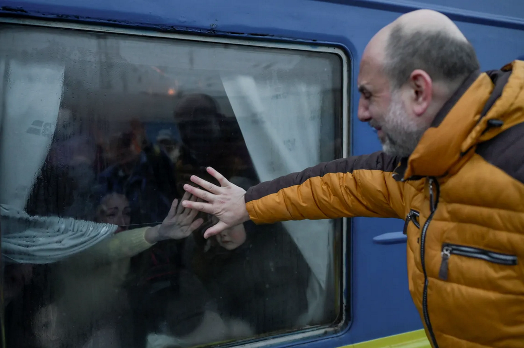 Nỗi dằn vặt của đàn ông Ukraine ở nước ngoài - 4 Nỗi dằn vặt của đàn ông Ukraine ở nước ngoài - 4