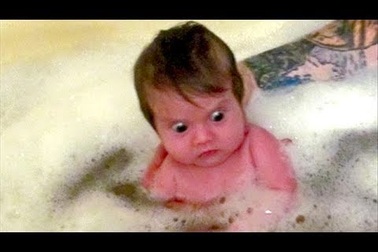 Clip vui: Những pha hài hước của bé