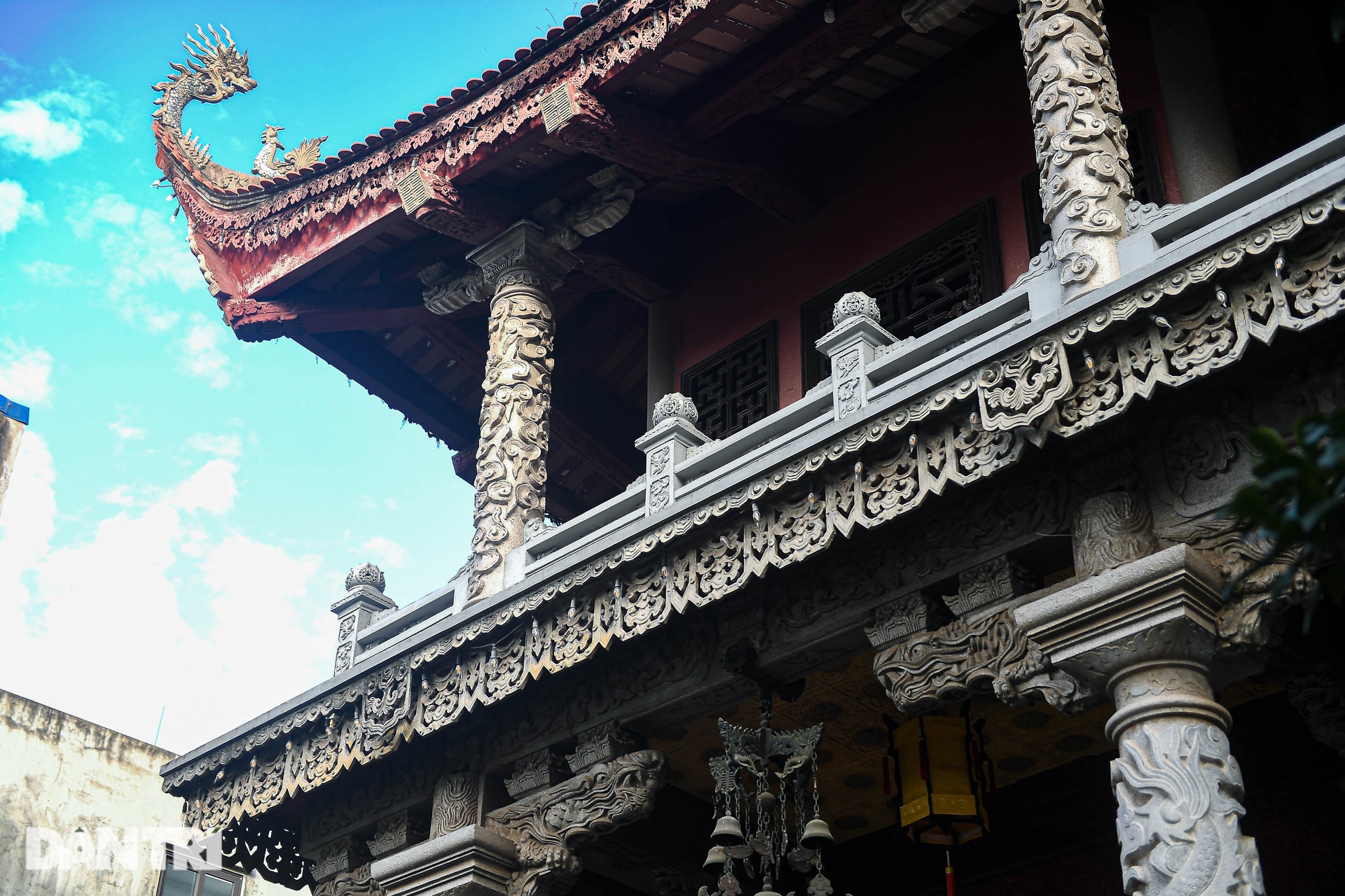 Ancient pagoda with 3 floors and 20 roofs, the largest wooden Buddha statue in Vietnam - 5