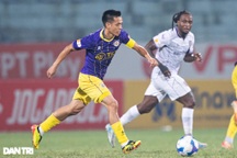 Văn Quyết kiến tạo tinh tế, Hà Nội FC trở lại top 3 V-League