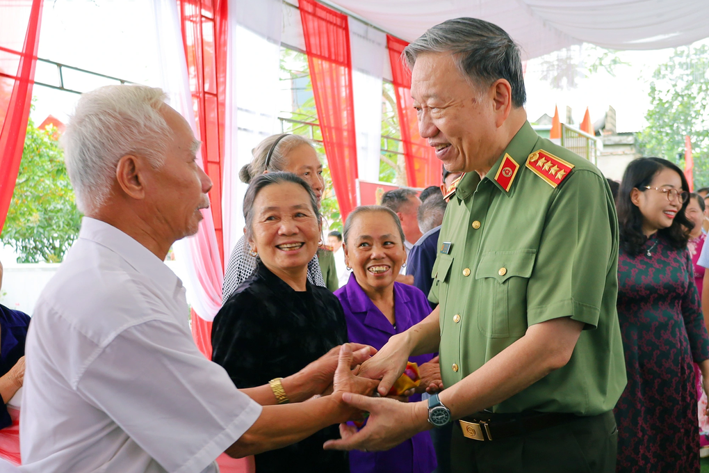 Đại tướng Tô Lâm dự Ngày hội đại đoàn kết tại xã nông thôn mới nâng cao - 4 Đại tướng Tô Lâm dự Ngày hội đại đoàn kết tại xã nông thôn mới nâng cao - 4