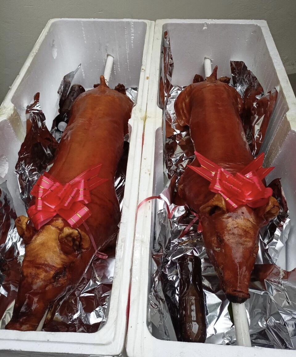 Hốt bạc ngày vía Thần tài: Chủ quán dậy từ 2 giờ, quay heo thâu đêm - 2 Hốt bạc ngày vía Thần tài: Chủ quán dậy từ 2 giờ, quay heo thâu đêm - 2