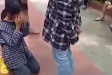 Vụ nữ sinh Thanh Hóa bị bắt quỳ gối ở sân trường: Gia đình đã xin lỗi nhau