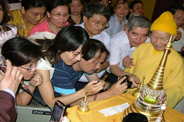 “Cơ hội cuối” chiêm bái ngọc xá lợi