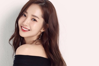 Vẻ đẹp hoàn hảo của “nữ hoàng dao kéo” Park Min Young