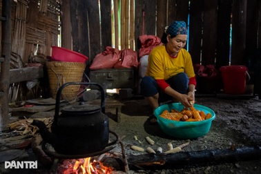 Người mẹ mắc bệnh động kinh, một mình nuôi 3 con trong cảnh khốn khó