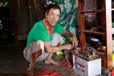 Thôn  nghèo 30 năm ròng chờ điện sắp được cấp điện lưới