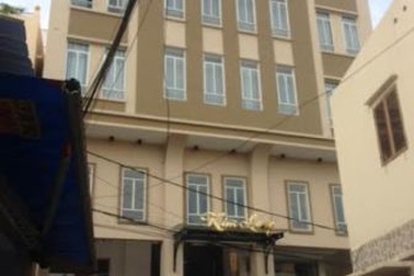 Thoát chết nhưng mất sạch tài sản vì mê "phi công trẻ"