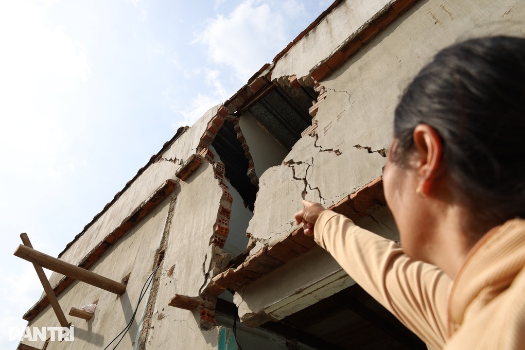 Áp thấp nhiệt đới gần Biển Đông, vùng nguy hiểm trong 24 giờ tới - 2 Áp thấp nhiệt đới gần Biển Đông, vùng nguy hiểm trong 24 giờ tới - 2