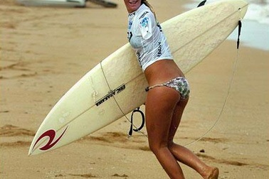 Nhà vô địch lướt ván… một tay