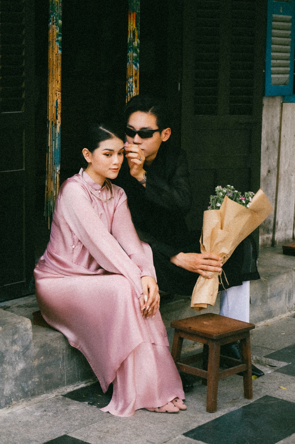 Diễn viên Mai Bích Trâm sánh đôi cùng Trương Quốc Huy dạo phố ngày Xuân - 8 Diễn viên Mai Bích Trâm sánh đôi cùng Trương Quốc Huy dạo phố ngày Xuân - 8