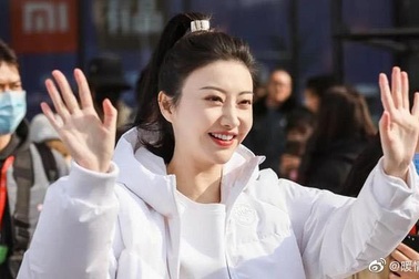 "Đệ nhất mỹ nhân Bắc Kinh" Cảnh Điềm bị nghi phẫu thuật hỏng