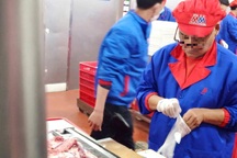 Siêu thị ở TPHCM có vấn đề trong khu sơ chế thực phẩm